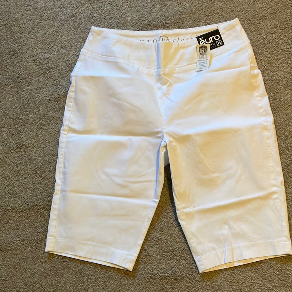 NWT White women shorts
